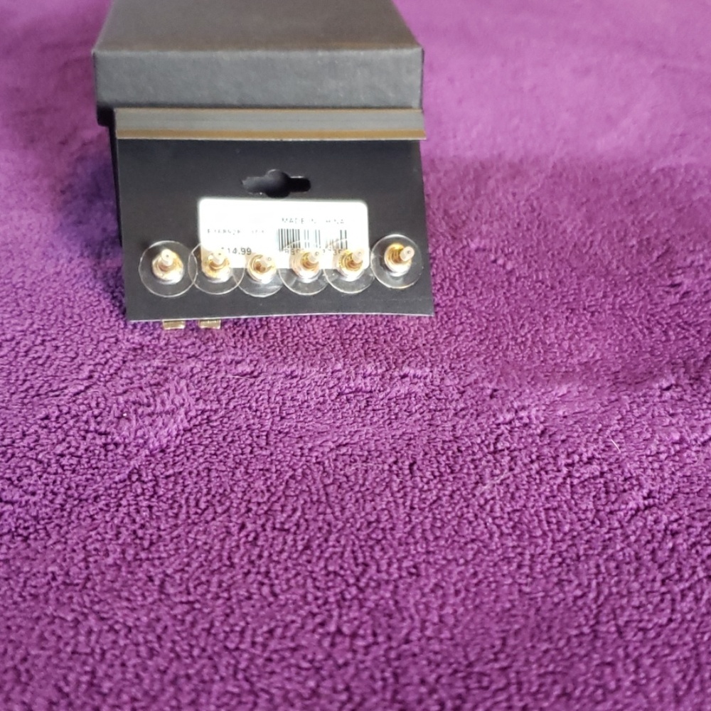 GUESS - Picture 3 of 3